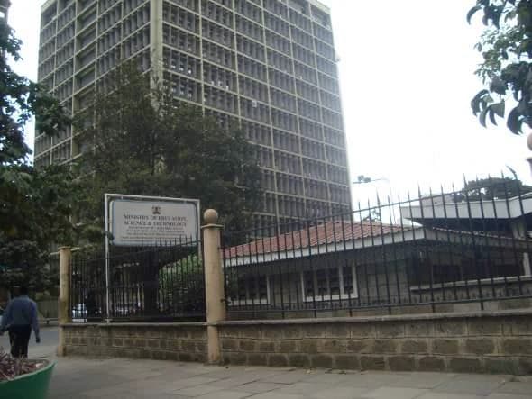 Lawyers sue MoE over alleged gaps in Senior School selection portal