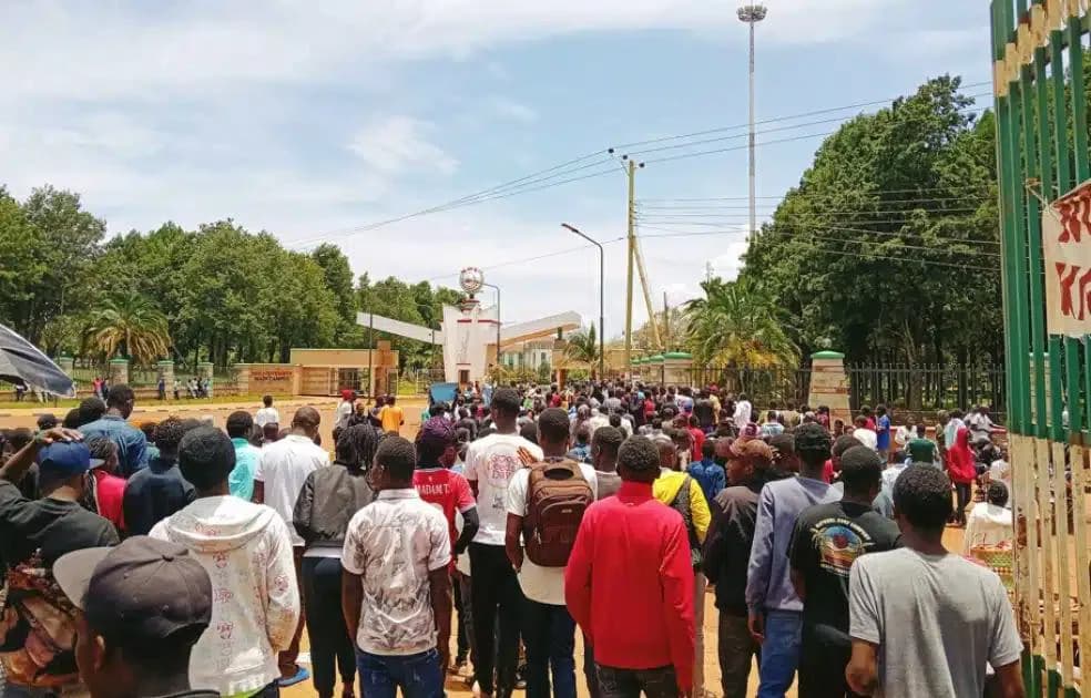 Moi University students warn Ruto over lecturers' strike ahead of 2027 elections