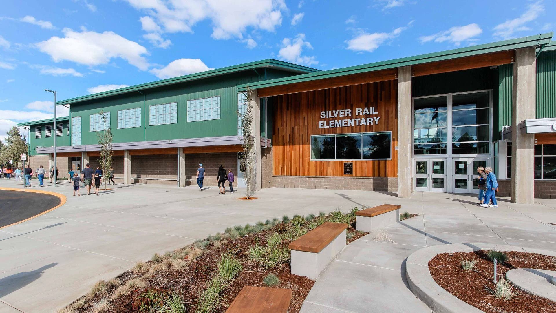 Teacher, parent hailed for bravery after Oregon school shooting kills four