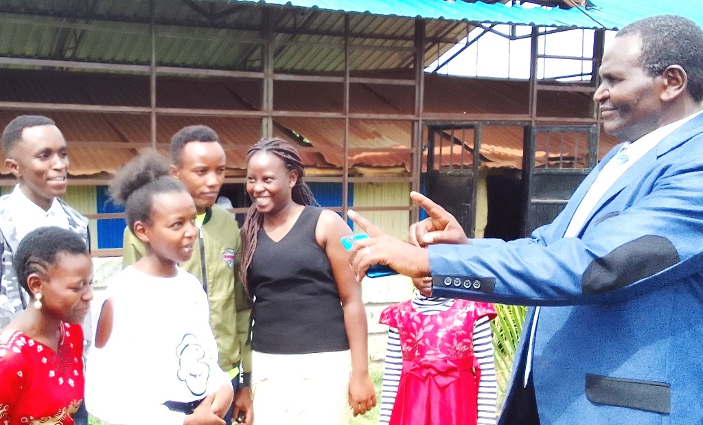 Traders cautioned against exploiting parents ahead of Form 1 students' admission